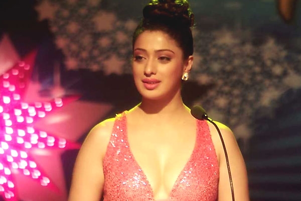 Julie 2 Movie Review, Rating, Story